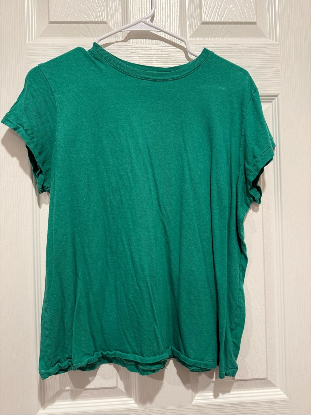 Universal Thread Women's Short-Sleeve Crewneck Tee in Green